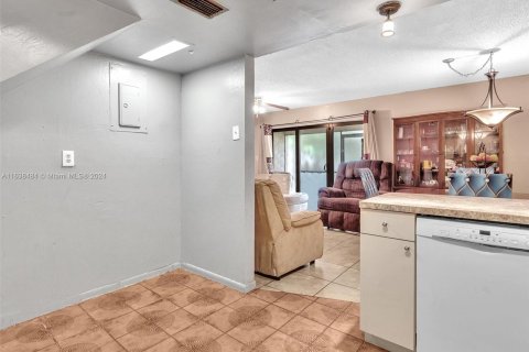 Copropriété à vendre à Tamarac, Floride: 3 chambres, 173.26 m2 № 1310781 - photo 18