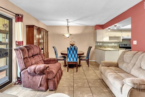 Condominio en venta en Tamarac, Florida, 3 dormitorios, 173.26 m2 № 1310781 - foto 11