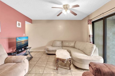 Condominio en venta en Tamarac, Florida, 3 dormitorios, 173.26 m2 № 1310781 - foto 14