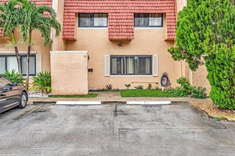 Condominio en venta en Tamarac, Florida, 3 dormitorios, 173.26 m2 № 1310781 - foto 1