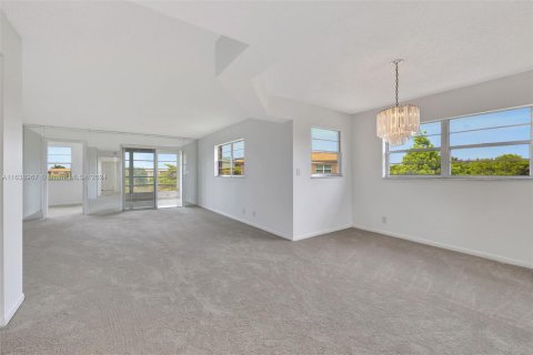 Copropriété à vendre à Coconut Creek, Floride: 2 chambres, 125.05 m2 № 1310813 - photo 2