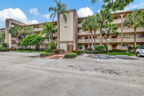 Copropriété à vendre à Coconut Creek, Floride: 2 chambres, 125.05 m2 № 1310813 - photo 1