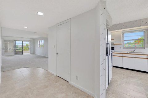 Condominio en venta en Coconut Creek, Florida, 2 dormitorios, 125.05 m2 № 1310813 - foto 9