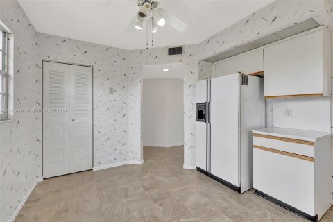 Condo in Coconut Creek, Florida, 2 bedrooms  № 1310813 - photo 5