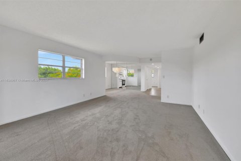 Copropriété à vendre à Coconut Creek, Floride: 2 chambres, 125.05 m2 № 1310813 - photo 11