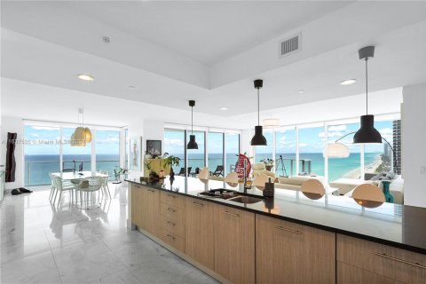 Condominio en venta en Hollywood, Florida, 4 dormitorios, 293.85 m2 № 1310858 - foto 19