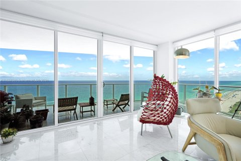 Condominio en venta en Hollywood, Florida, 4 dormitorios, 293.85 m2 № 1310858 - foto 12