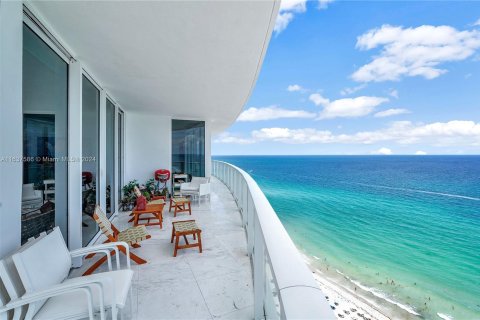 Condo in Hollywood, Florida, 4 bedrooms  № 1310858 - photo 22