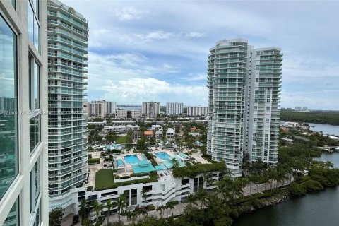 Condo in Sunny Isles Beach, Florida, 3 bedrooms  № 1328000 - photo 1