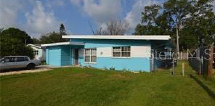 House in New Port Richey, Florida 2 bedrooms, 77.29 sq.m. № 1368315