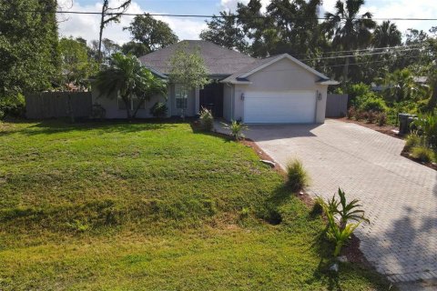 House in North Port, Florida 3 bedrooms, 164.44 sq.m. № 821326 - photo 7