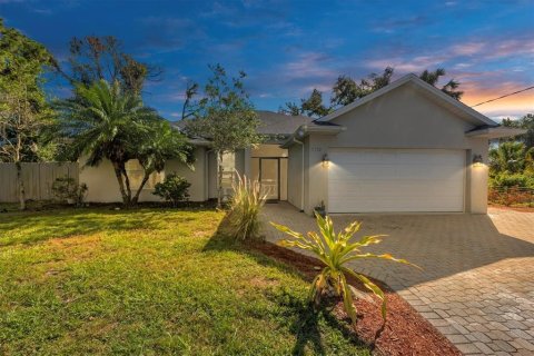 Villa ou maison à vendre à North Port, Floride: 3 chambres, 164.44 m2 № 821326 - photo 1