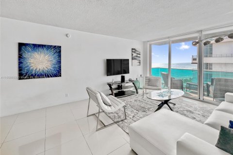 Copropriété à vendre à Hollywood, Floride: 2 chambres, 123.37 m2 № 1364121 - photo 3