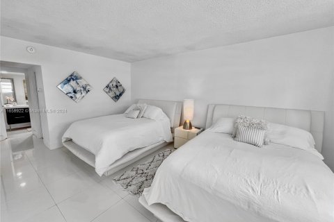 Copropriété à vendre à Hollywood, Floride: 2 chambres, 123.37 m2 № 1364121 - photo 14