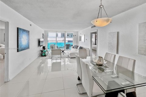 Condo in Hollywood, Florida, 2 bedrooms  № 1364121 - photo 7