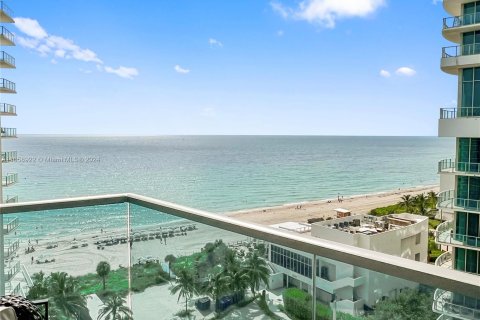 Condo in Hollywood, Florida, 2 bedrooms  № 1364121 - photo 4