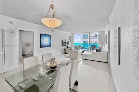 Copropriété à vendre à Hollywood, Floride: 2 chambres, 123.37 m2 № 1364121 - photo 8