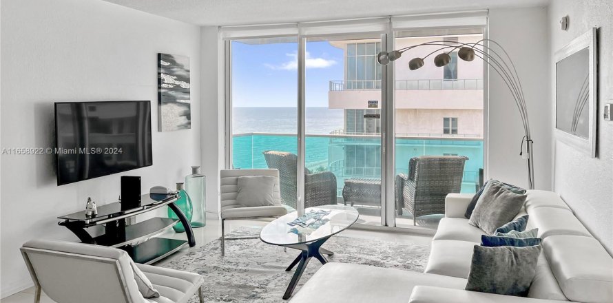 Condo in Hollywood, Florida, 2 bedrooms  № 1364121