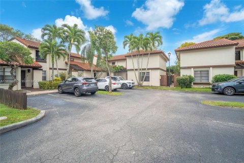 Touwnhouse à vendre à Miami, Floride: 3 chambres, 124.49 m2 № 1364187 - photo 3