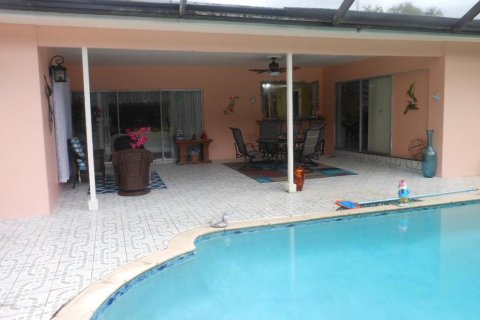 House in Plantation, Florida 4 bedrooms, 289.2 sq.m. № 599386 - photo 9
