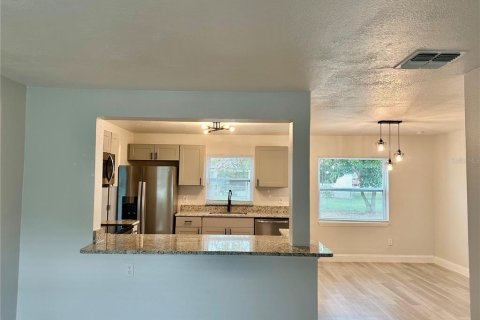 Casa en venta en Orlando, Florida, 4 dormitorios, 132.39 m2 № 1426694 - foto 5