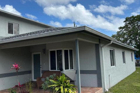 Casa en venta en Hollywood, Florida, 6 dormitorios, 349.31 m2 № 1127875 - foto 1