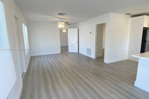 Immobilier commercial à vendre à Hallandale Beach, Floride: 176.7 m2 № 1319316 - photo 25