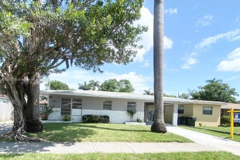 Immobilier commercial à vendre à Hallandale Beach, Floride: 176.7 m2 № 1319316 - photo 2