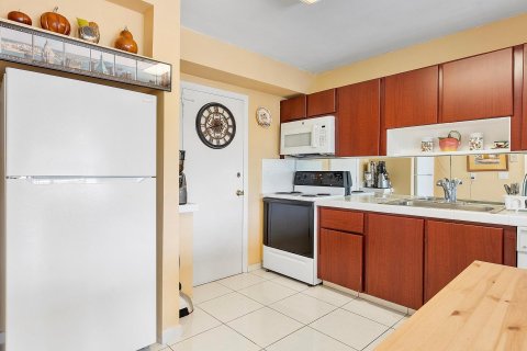 Condominio en venta en Hallandale Beach, Florida, 2 dormitorios, 106.84 m2 № 1172955 - foto 22