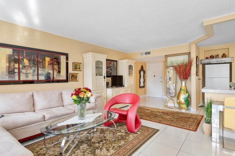 Condominio en venta en Hallandale Beach, Florida, 2 dormitorios, 106.84 m2 № 1172955 - foto 30
