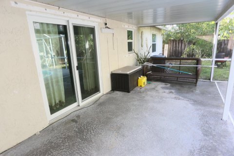 House in Lake Worth, Florida 3 bedrooms, 116.87 sq.m. № 1229170 - photo 7