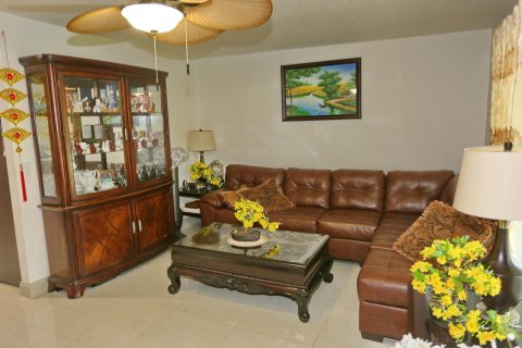 House in Lake Worth, Florida 3 bedrooms, 116.87 sq.m. № 1229170 - photo 28