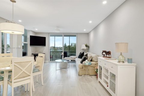 Condo in Aventura, Florida, 2 bedrooms  № 1232344 - photo 8