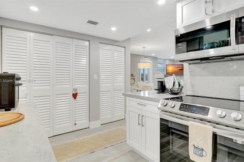 Copropriété à vendre à Aventura, Floride: 2 chambres, 100.61 m2 № 1232344 - photo 3