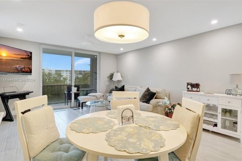 Condo in Aventura, Florida, 2 bedrooms  № 1232344 - photo 7