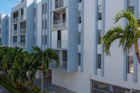 Condominio en venta en Miami Beach, Florida, 2 dormitorios, 107.02 m2 № 1315882 - foto 1