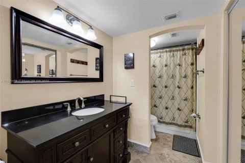 Condo in Pembroke Pines, Florida, 2 bedrooms  № 1316012 - photo 15