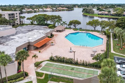 Condo in Pembroke Pines, Florida, 2 bedrooms  № 1316012 - photo 24