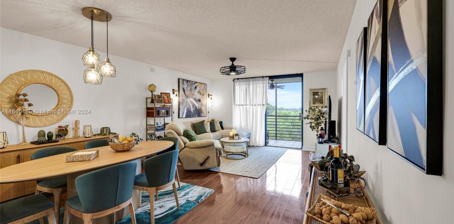 Condo in Pembroke Pines, Florida, 2 bedrooms  № 1316012