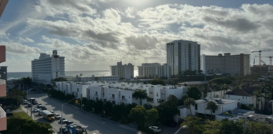 Condominio en Pompano Beach, Florida, 1 dormitorio  № 961598