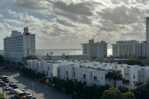 Condo in Pompano Beach, Florida, 1 bedroom  № 961598 - photo 25