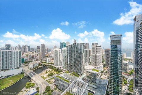 Condominio en venta en Miami, Florida, 4 dormitorios, 278.43 m2 № 918110 - foto 30