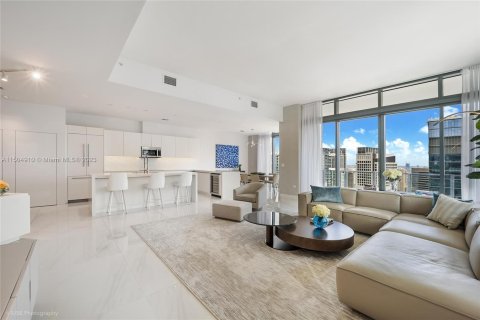 Condominio en venta en Miami, Florida, 4 dormitorios, 278.43 m2 № 918110 - foto 9