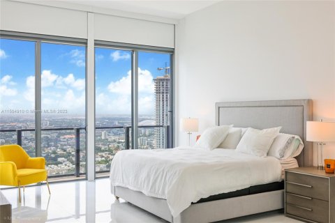 Condominio en venta en Miami, Florida, 4 dormitorios, 278.43 m2 № 918110 - foto 23