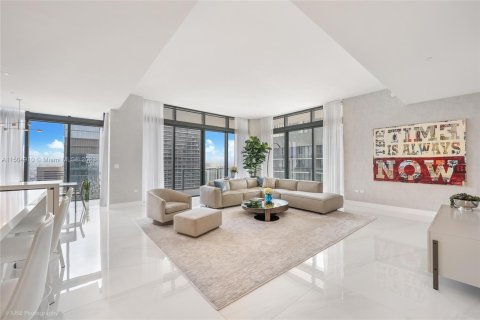 Condominio en venta en Miami, Florida, 4 dormitorios, 278.43 m2 № 918110 - foto 2