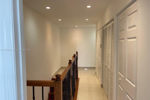 Townhouse in Doral, Florida 3 bedrooms, 203.46 sq.m. № 918147 - photo 26