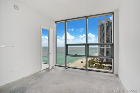 Condominio en venta en Sunny Isles Beach, Florida, 4 dormitorios, 416.67 m2 № 8535 - foto 21