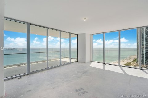Condominio en venta en Sunny Isles Beach, Florida, 4 dormitorios, 416.67 m2 № 8535 - foto 4