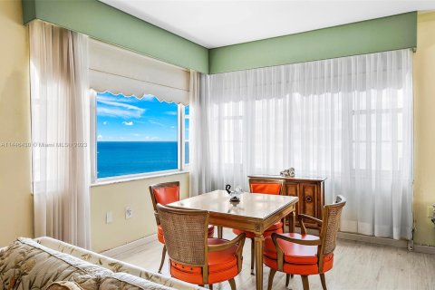 Condo in Miami Beach, Florida, 1 bedroom  № 698680 - photo 2