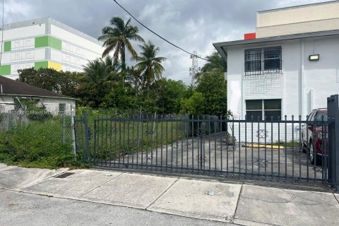 Купить коммерческую недвижимость в Майами, Флорида № 1098549 - фото 14